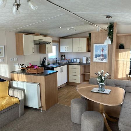 Phoenix Caravan Hire, Trecco Bay Porthcawl Extérieur photo