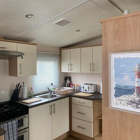 Phoenix Caravan Hire, Trecco Bay Porthcawl Extérieur photo